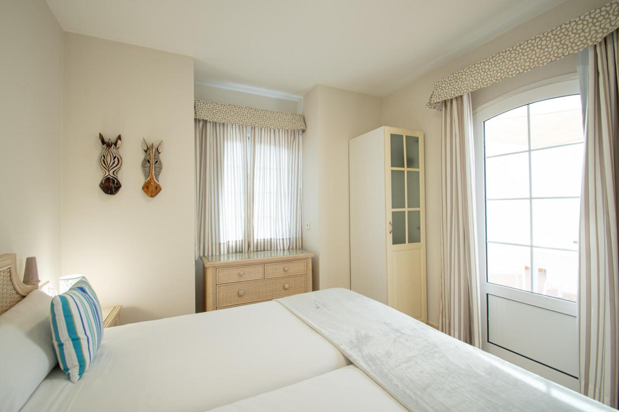 פלאיה בלנקה Apartamentos Livvo Coloradamar מראה חיצוני תמונה